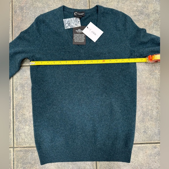 (NWT) Bloomingdale’s 100% Cashmere V Neck Sweater - Picture 7 of 9
